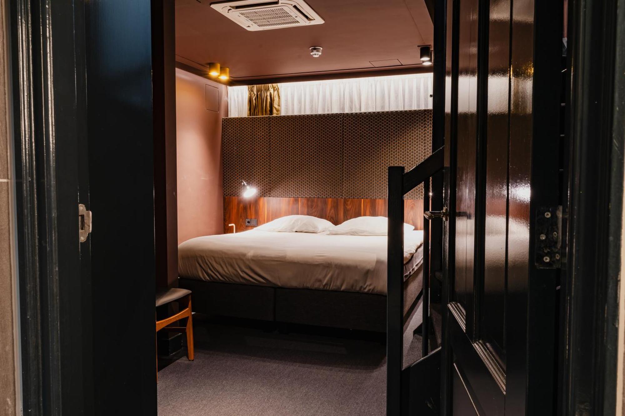 Hotel De Jonker Urban Studios&suites 4*