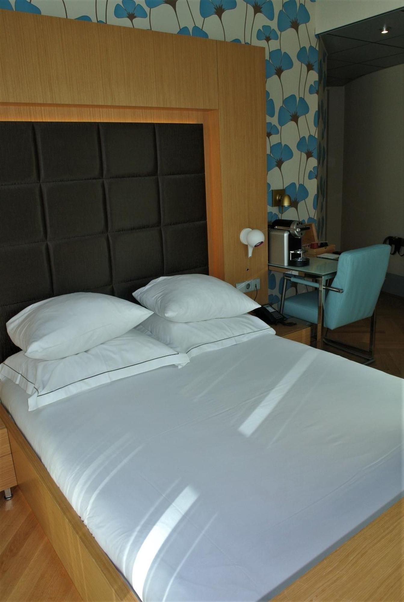 Amadi Park 4*