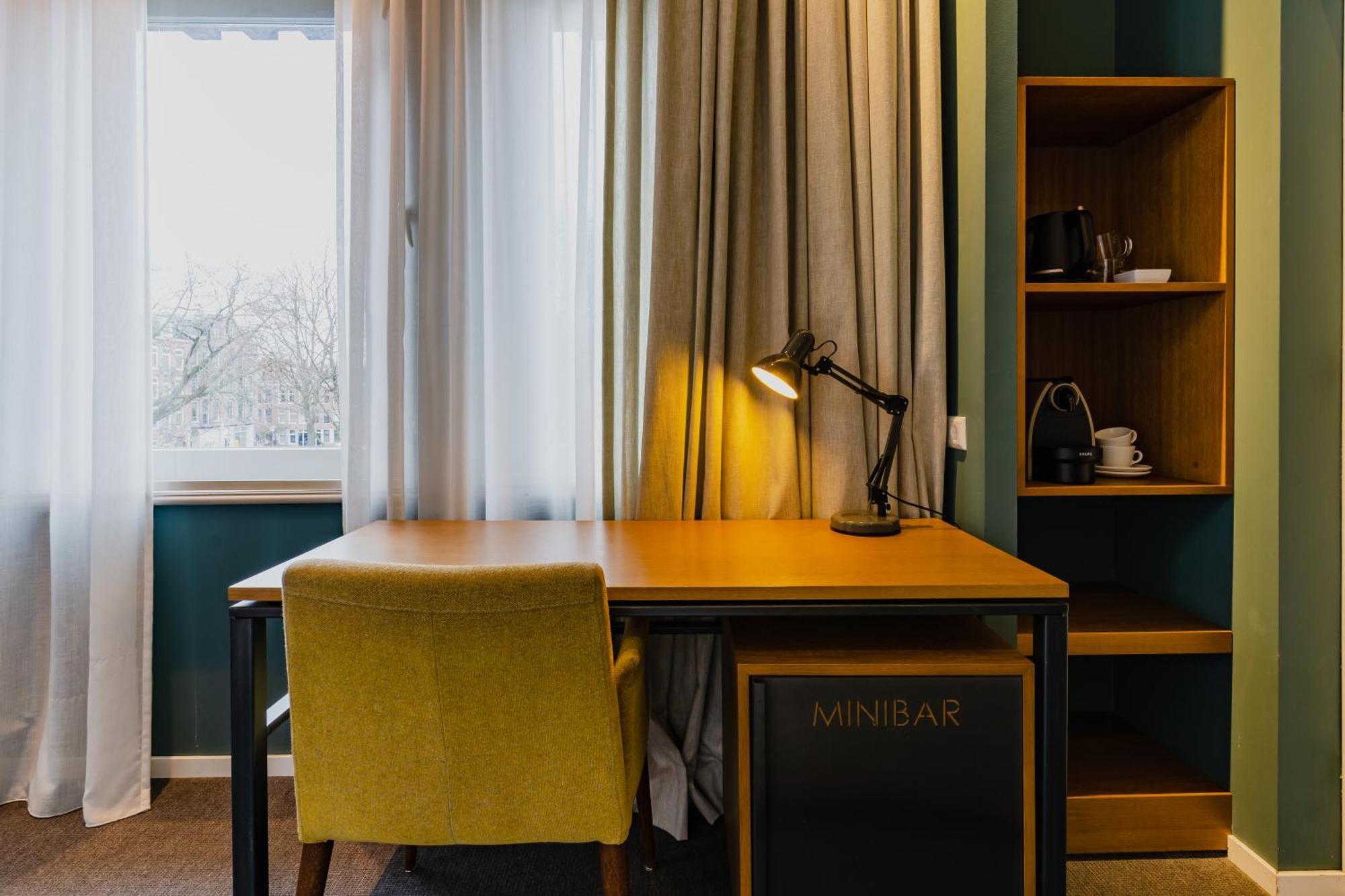 Hotel De Hallen 4*