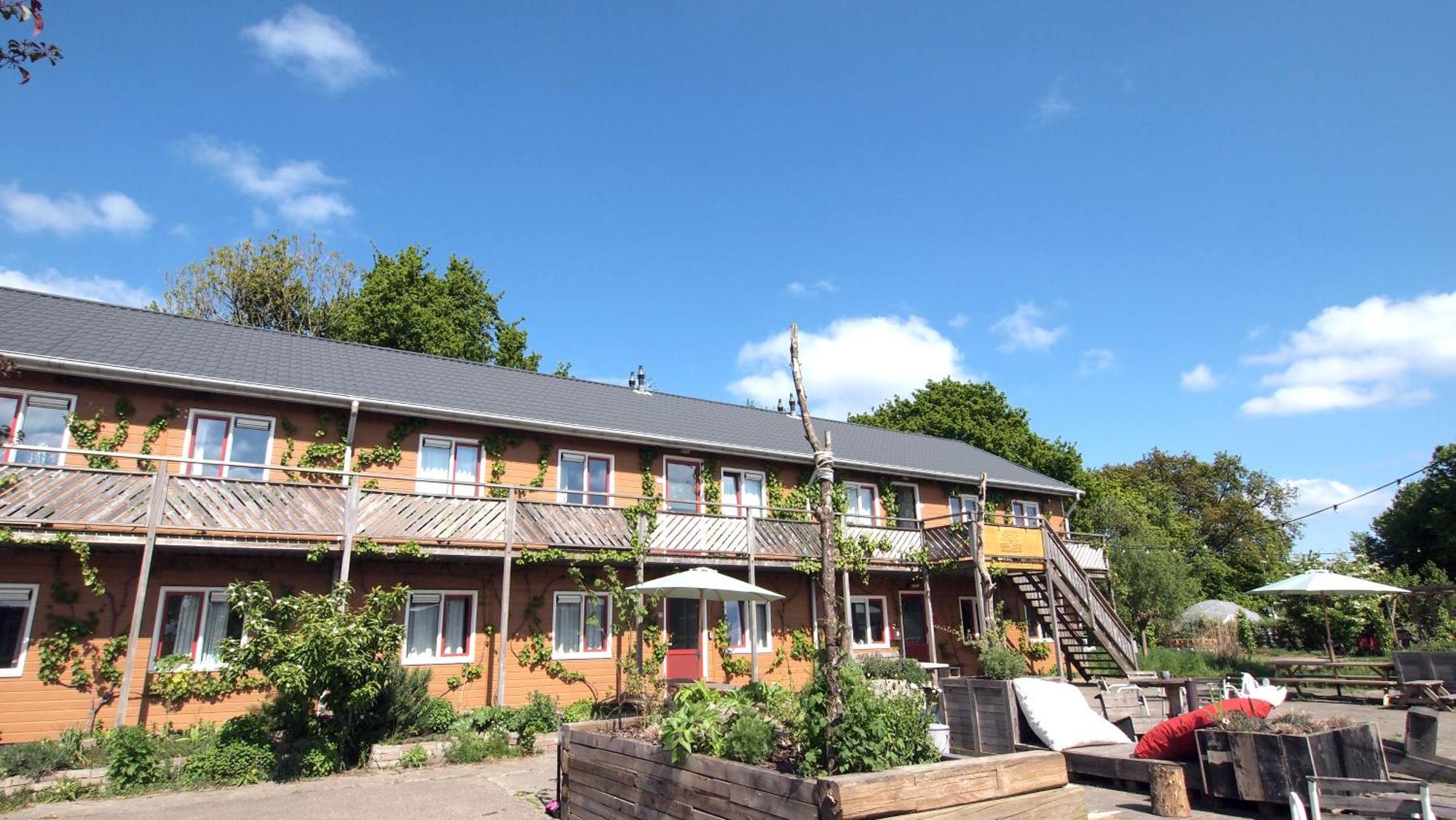 Aparthotel Farm *