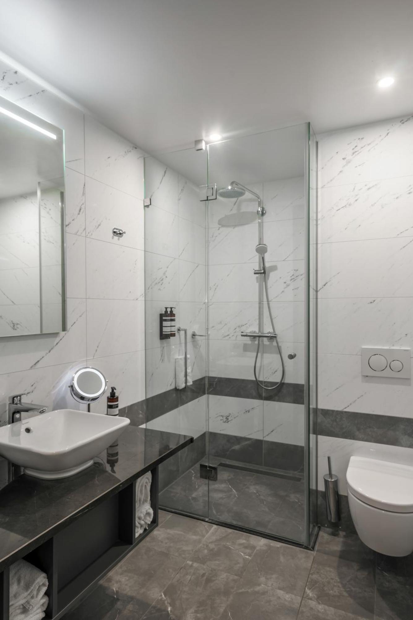 Monet Garden Hotel 4*