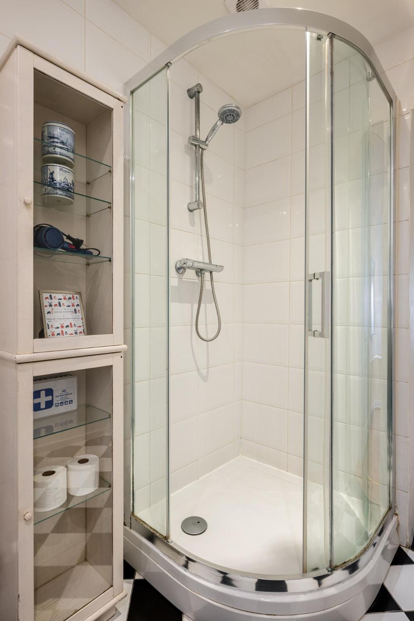 Bed & Breakfast With Private Bathroom Near Vondelpark