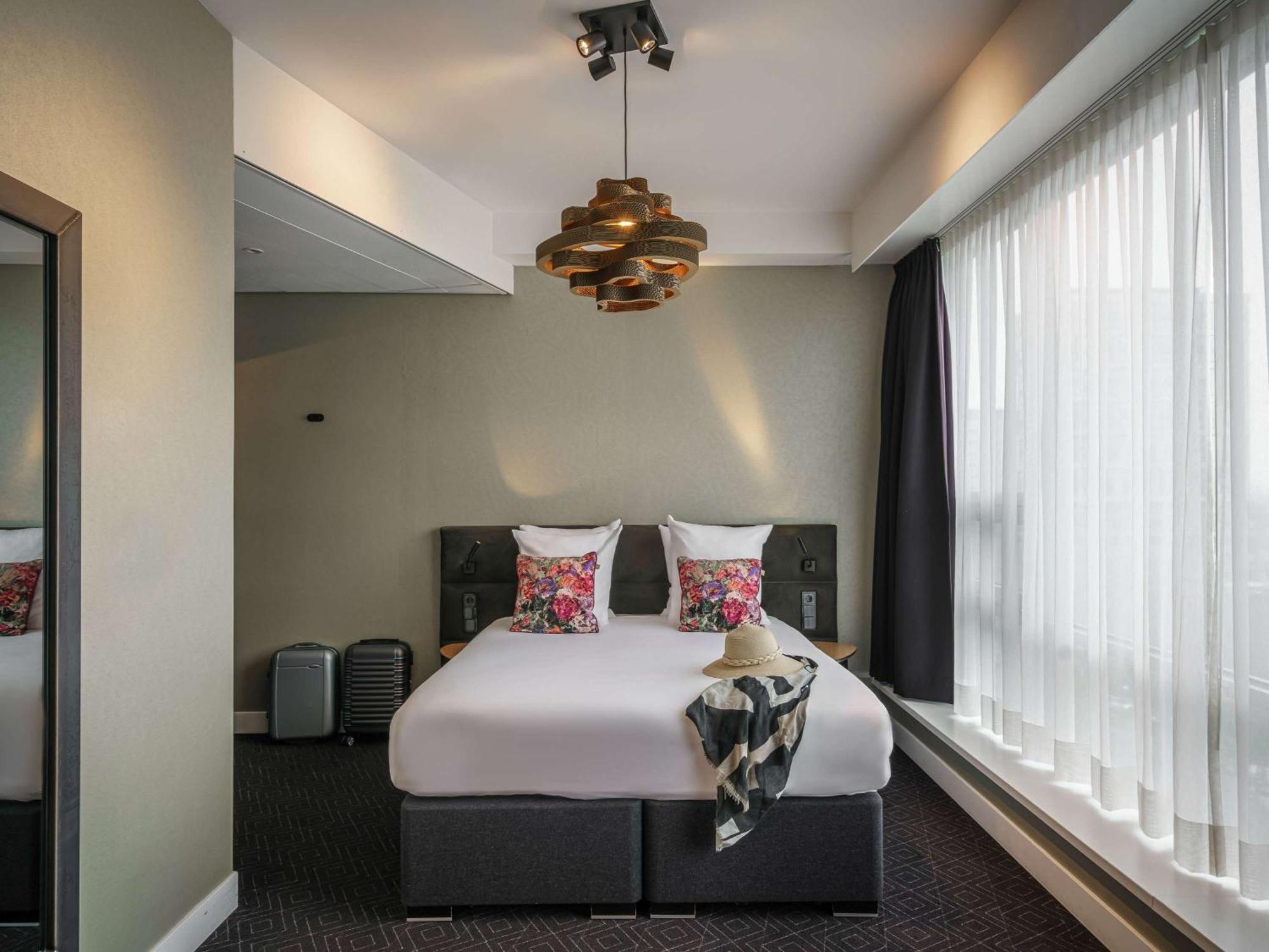 Hotel Mercure Sloterdijk Station 4*