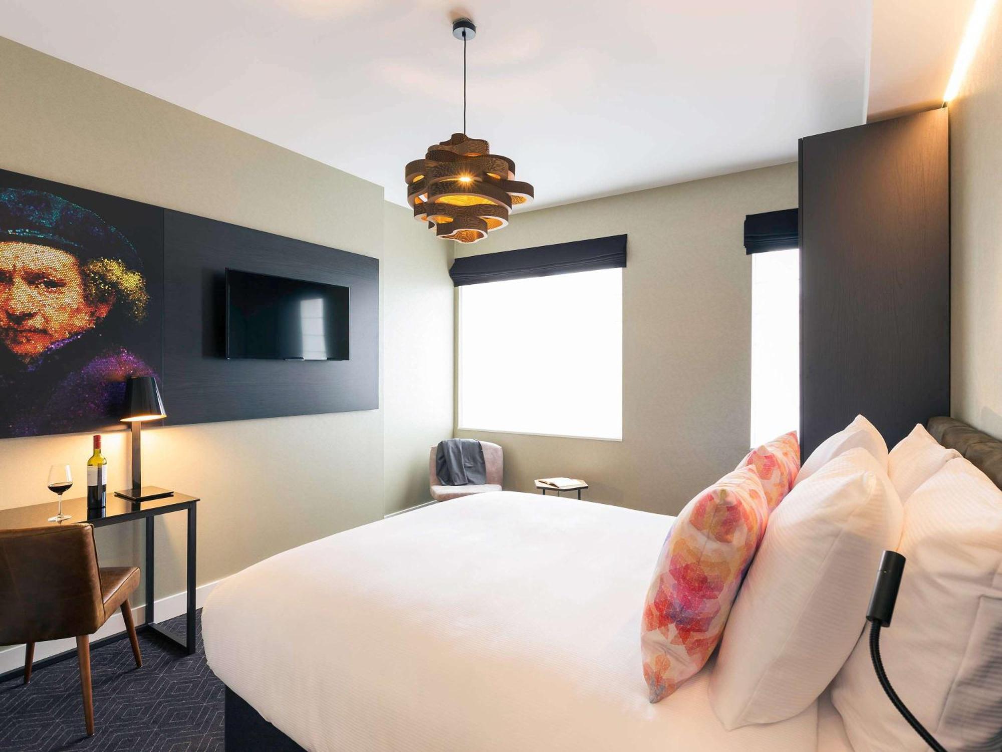 Mercure Sloterdijk Station Hotel 4*