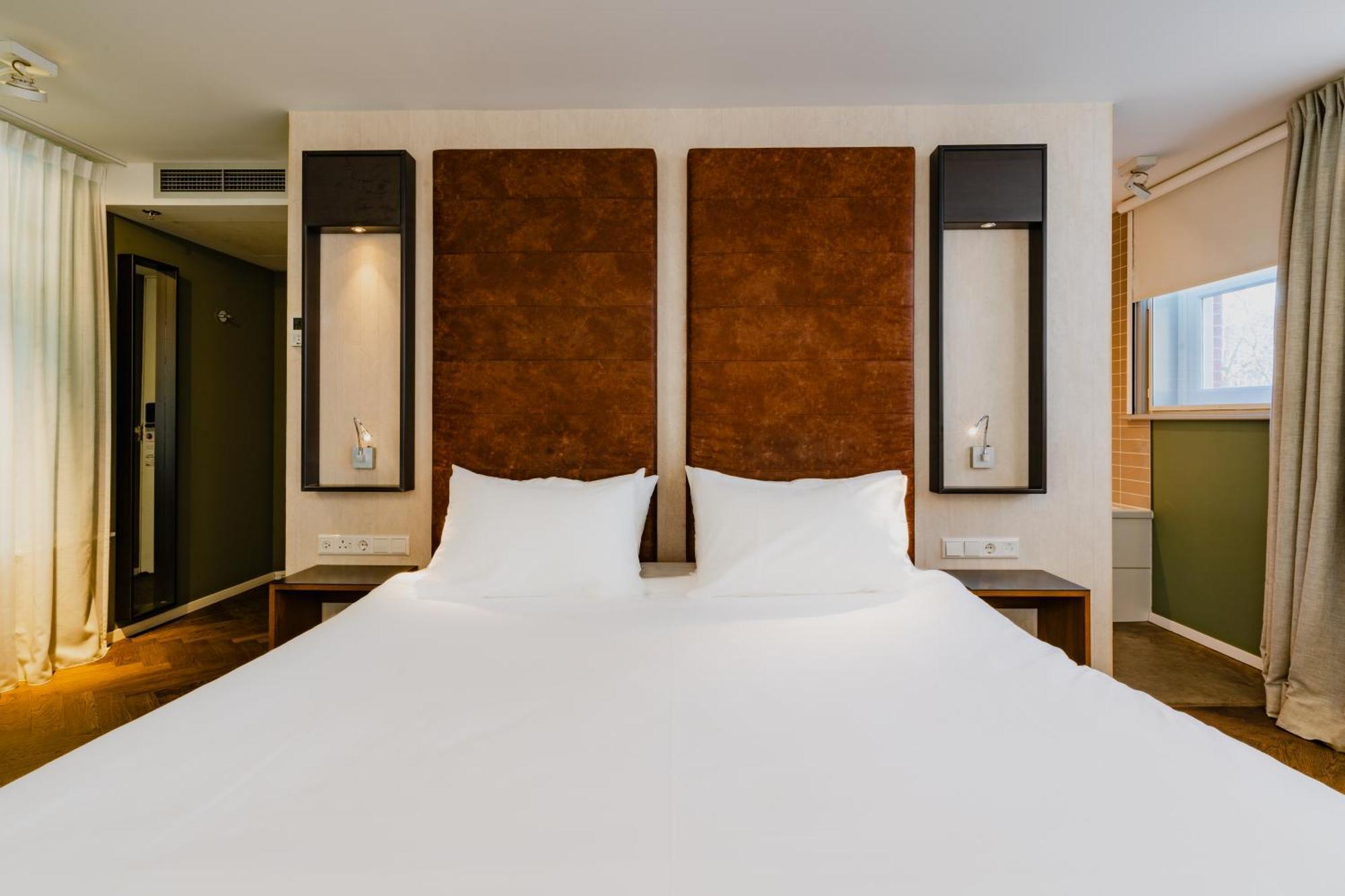 De Hallen 4*