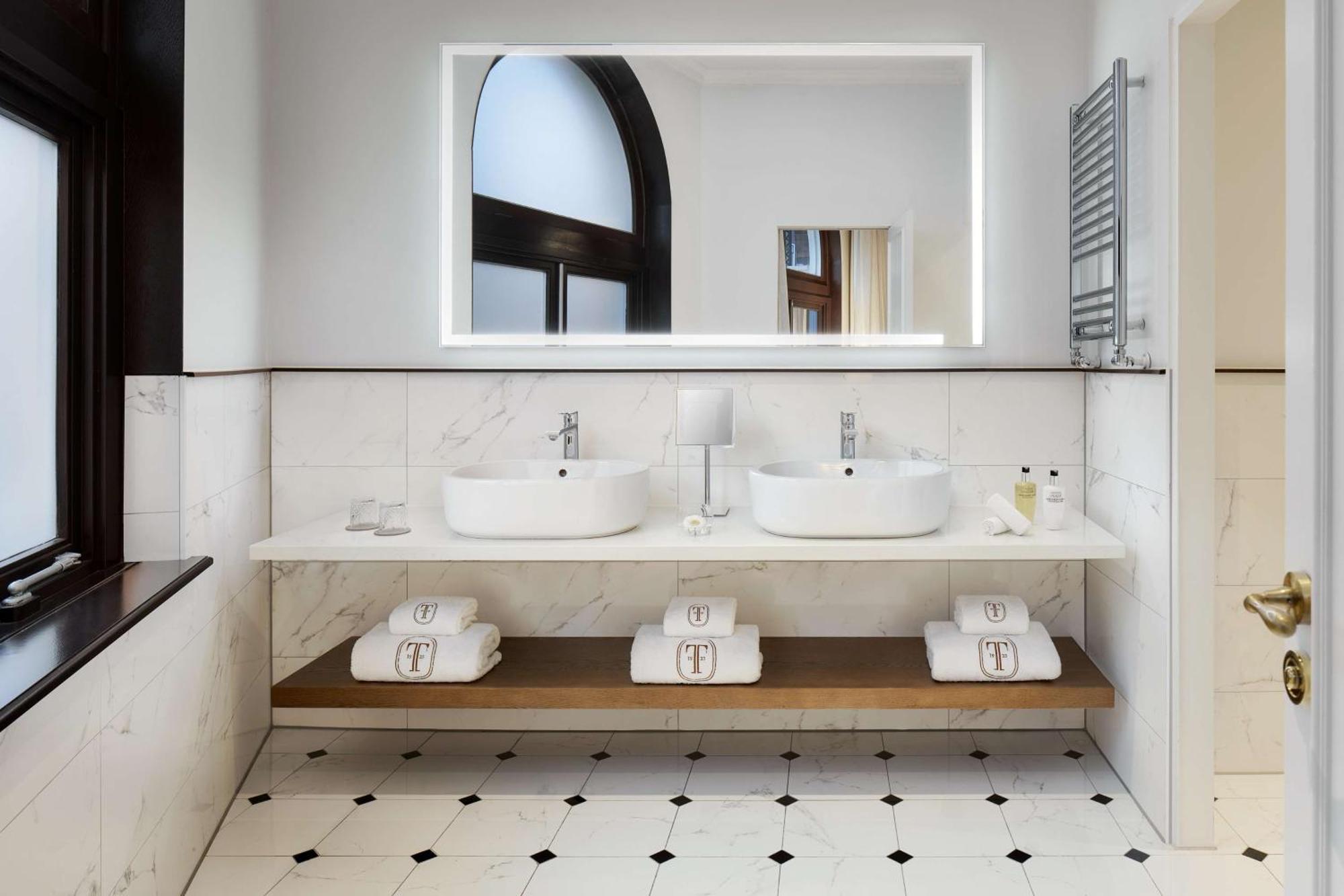 Hotel Nh Collection Doelen Amsterdam