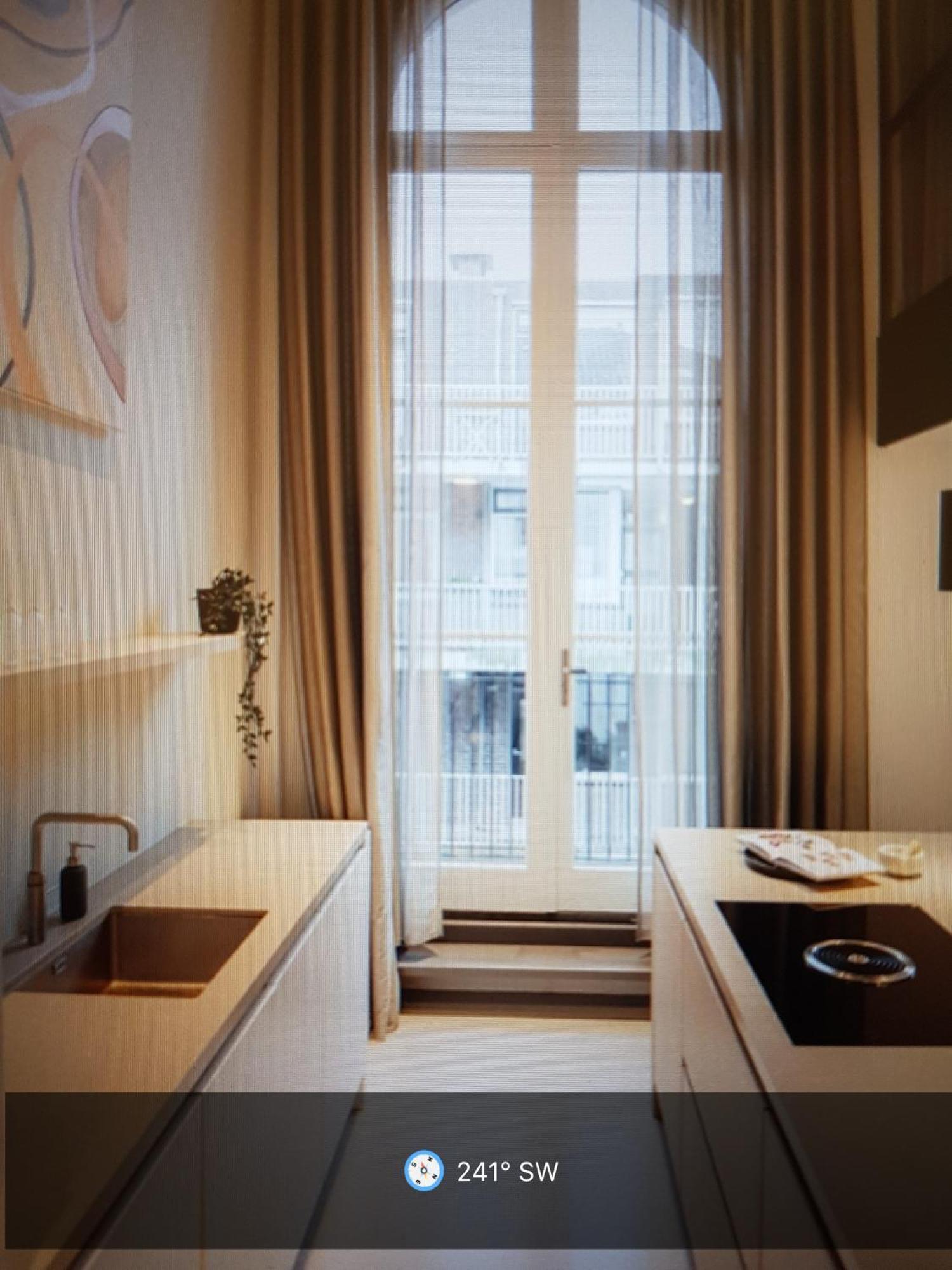 Canal District - 9 Streets Guest house *