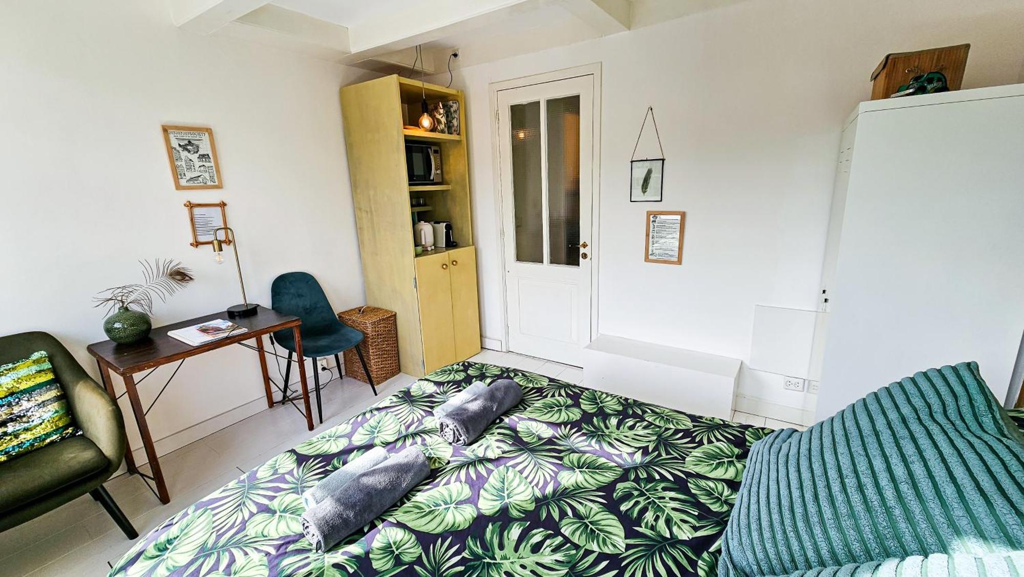 Large En-suite In Historic Canalhouse From 1729 Vakantiehuis *