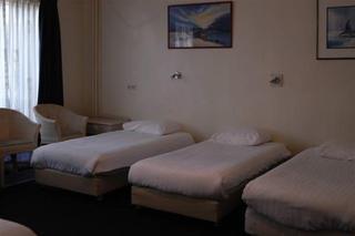 Hotel 83