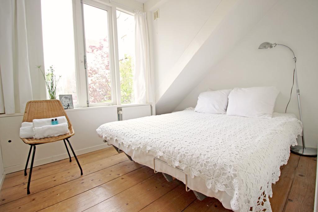 Beautiful 2 Floor Vondelpark Apartment. Frühstückspension Amsterdam