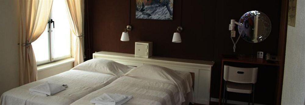 Budget Barbacan Hotel 2*
