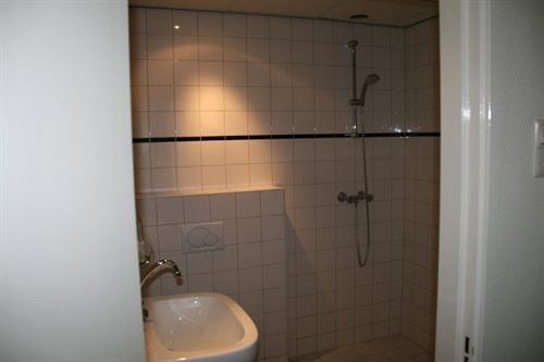 83 2* Amsterdam