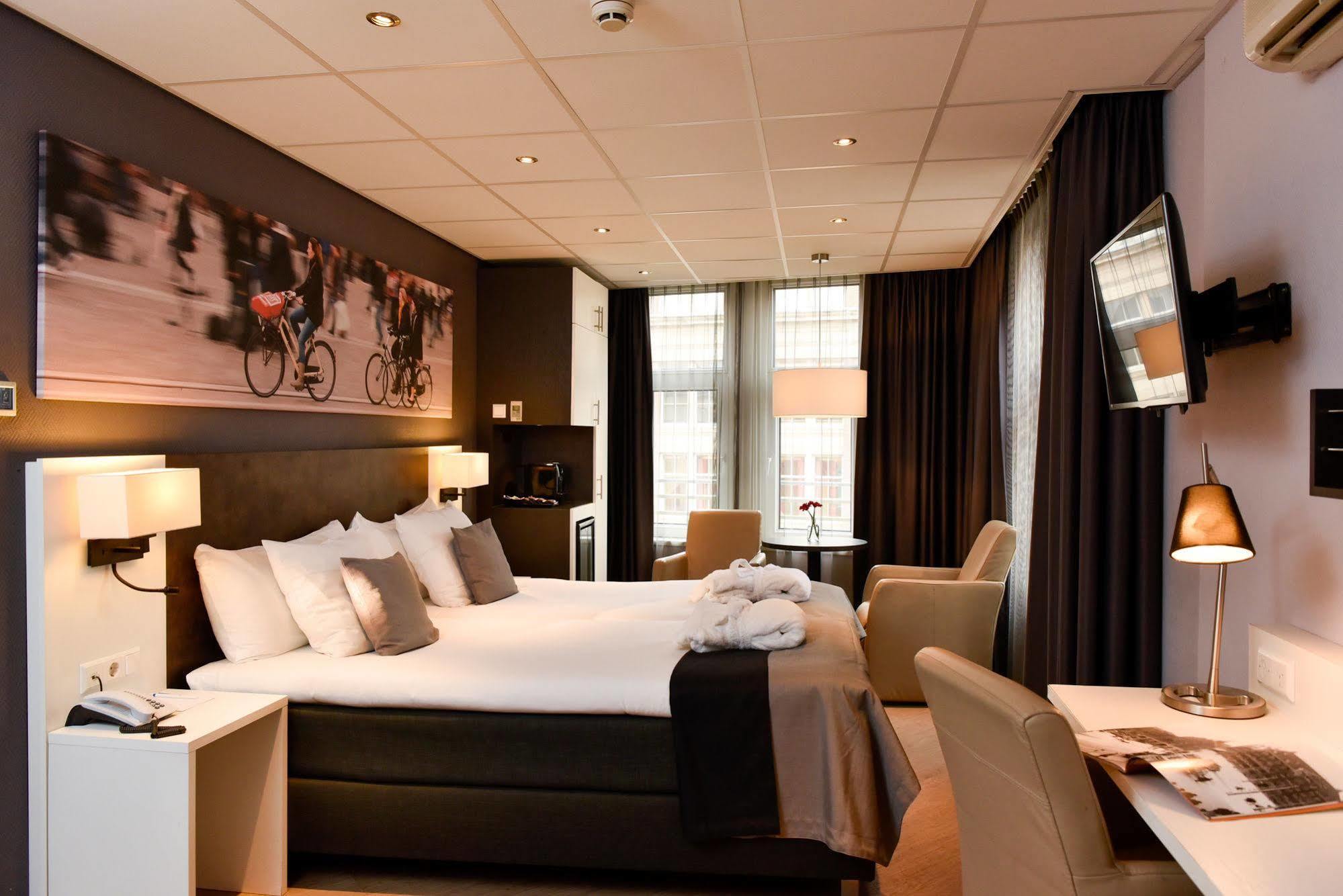 Hotel De Roode Leeuw
