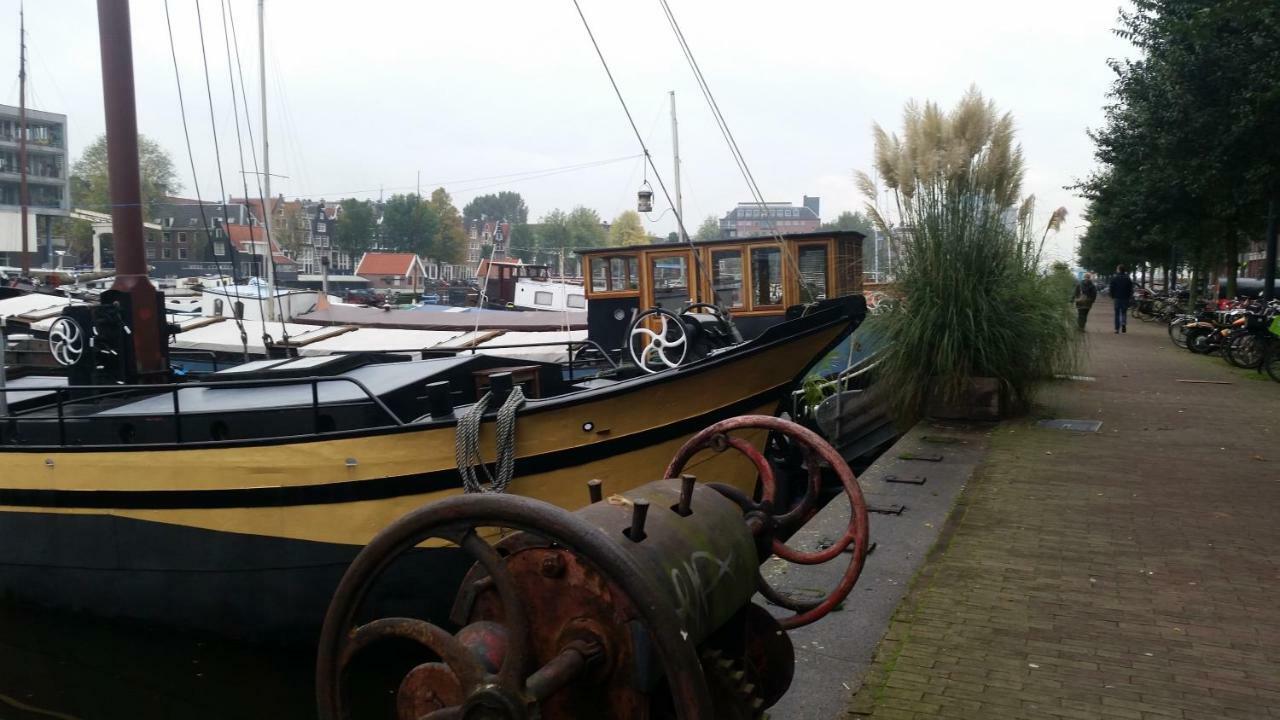& Quiet Canal Apartment *