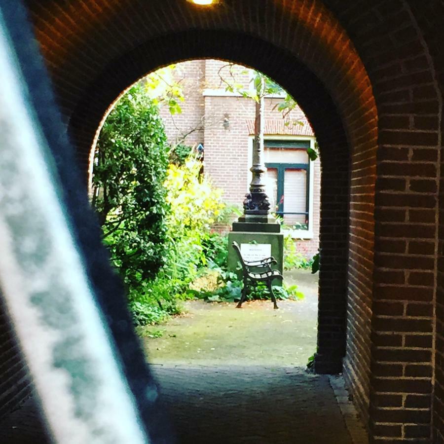 Bee - In The Trendy Jordaan Amsterdam