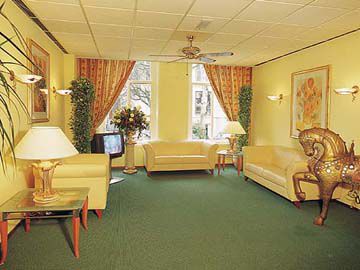 74 Hotel 3*