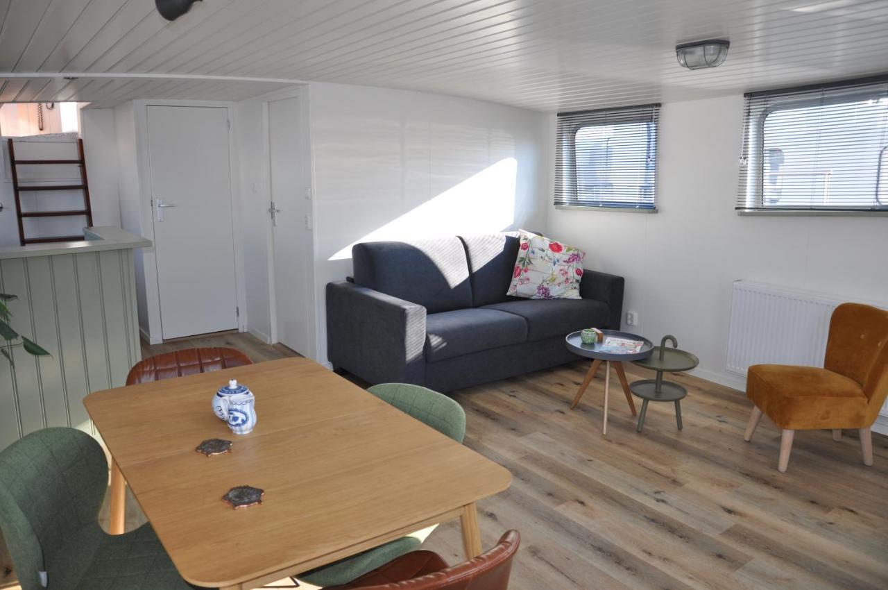 Homestay Private On Houseboat