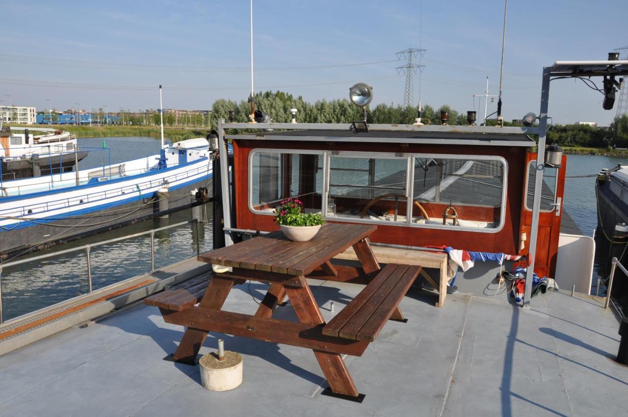 Homestay Private On Houseboat *