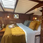 Amazing Private Luxury Boat Accommodation