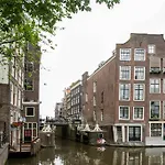 Canal Side Olofssteeg III