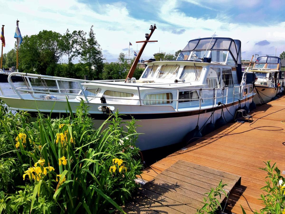 Motor Yacht Amstelle *