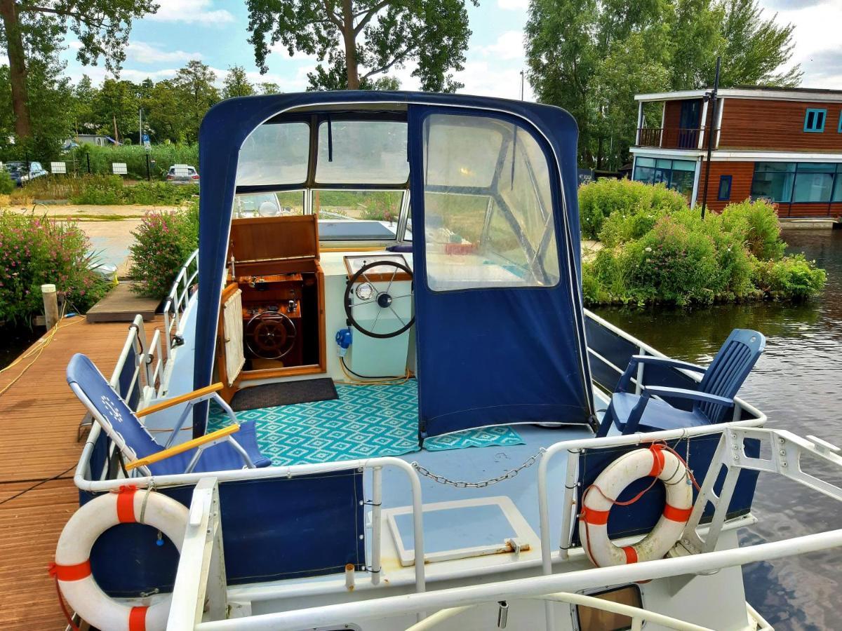 Motor Yacht Amstelle Botel *