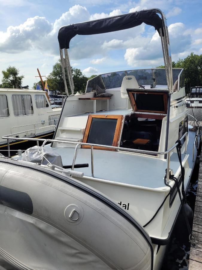 Boat&breakfast