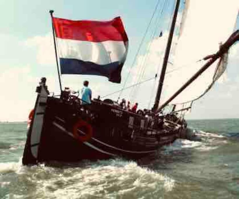 Botel Amazing Private Luxury Boat *