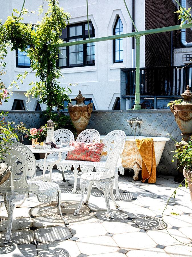 Private And Chique Salon De Franz - With Large Terrace Bed & Breakfast