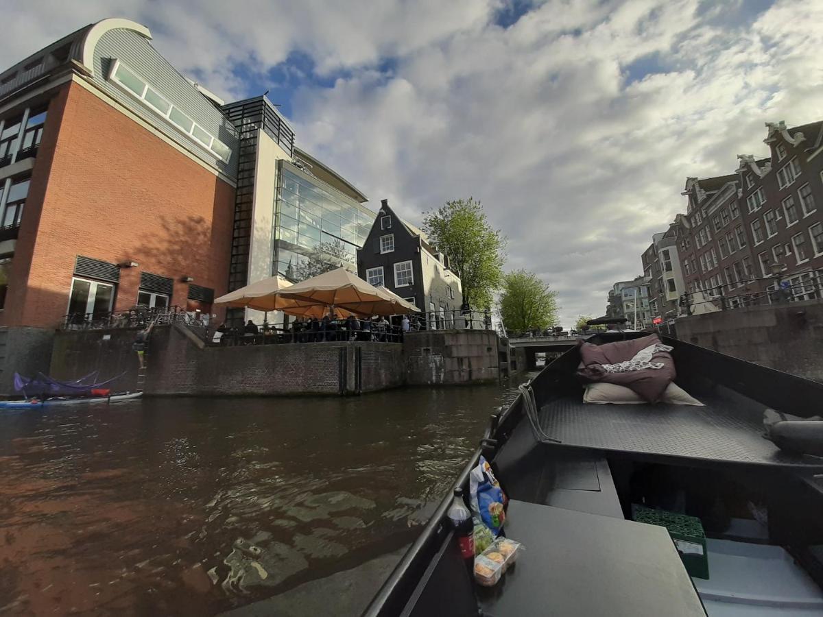 Botel Euphrate Houseboat *
