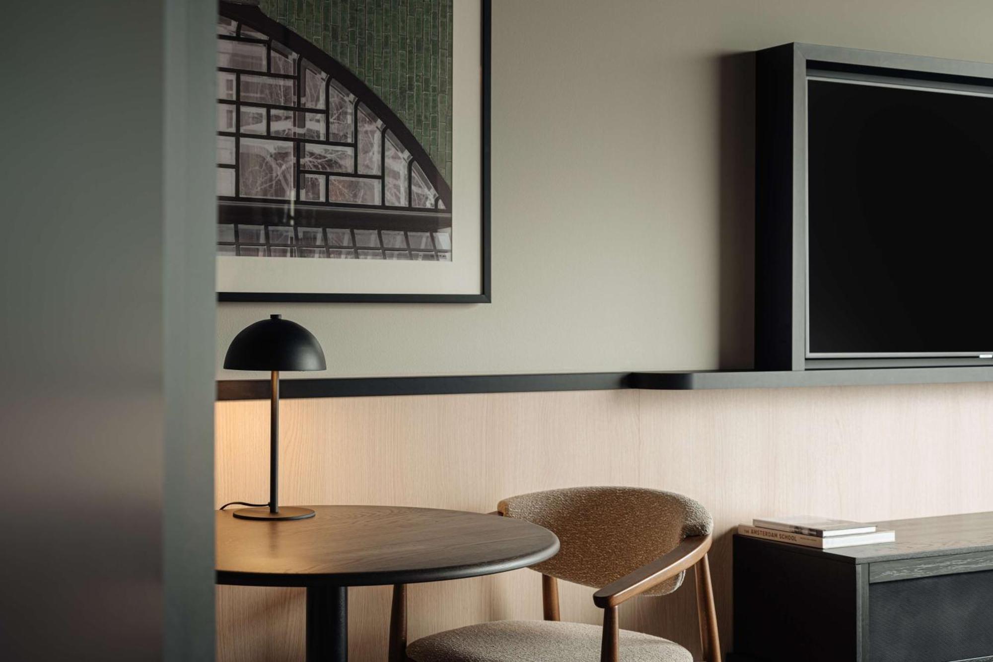Doubletree By Hilton Station Amsterdam