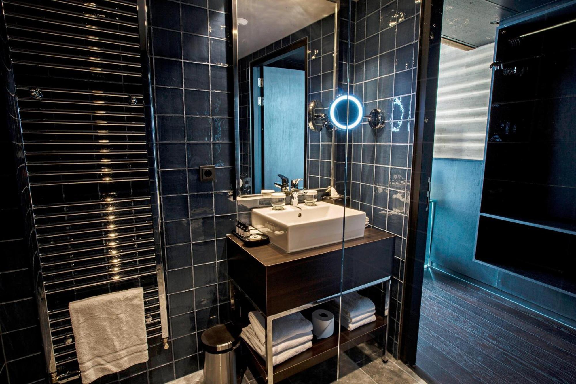 Hotel Apollo Amsterdam, A Tribute Portfolio