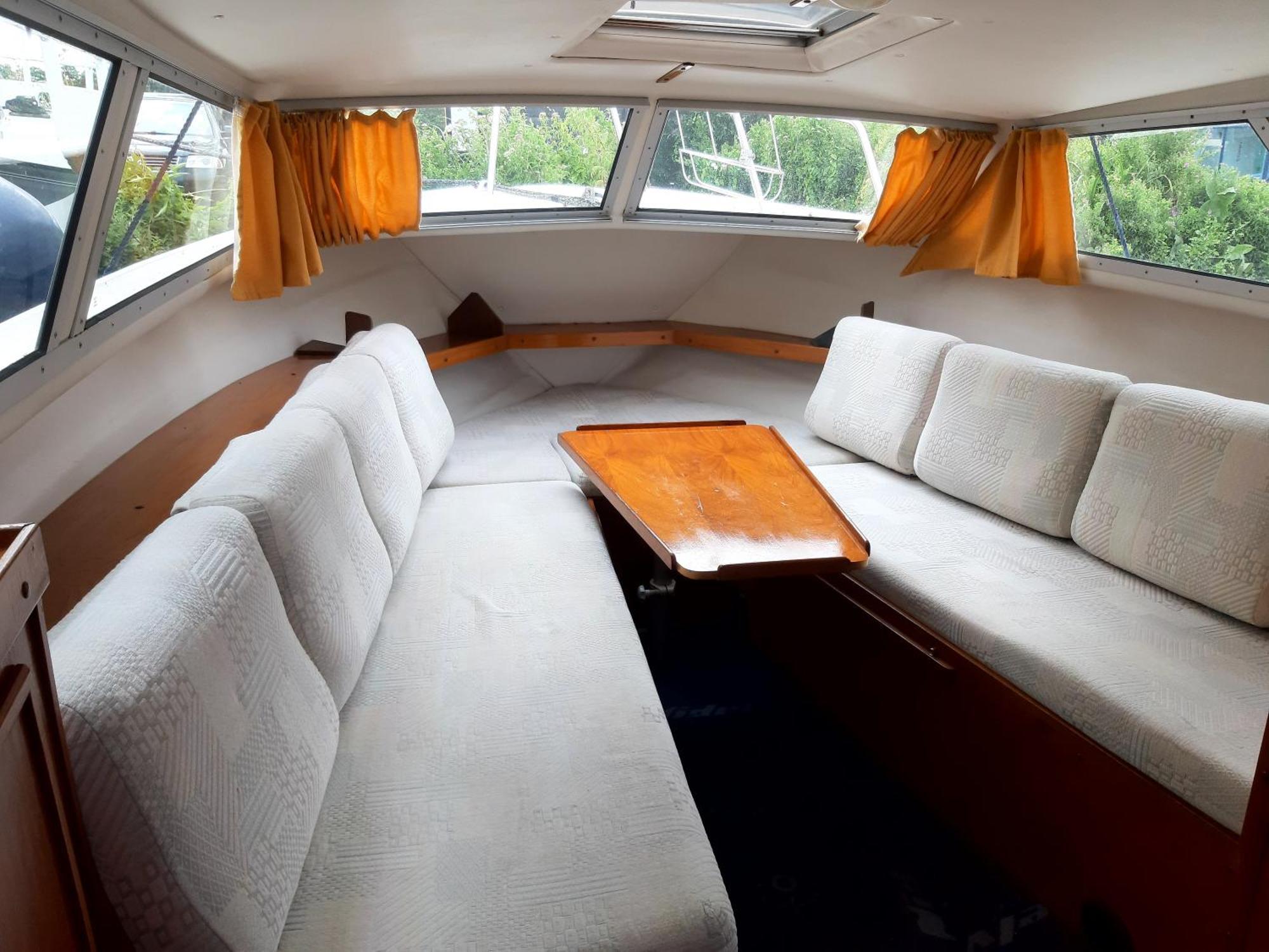 Botel Motor Yacht Almaz