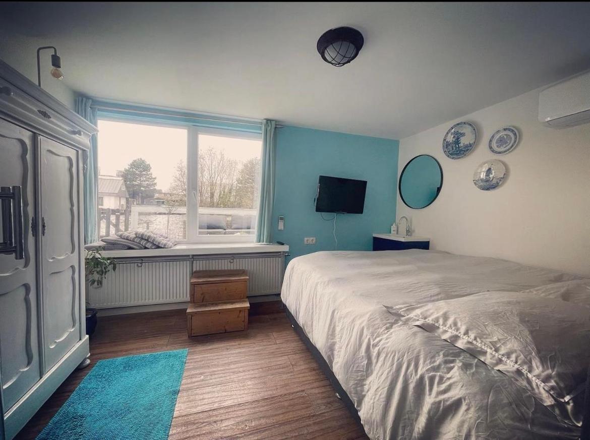 Amster Houseboat Bed Without Breakfast *