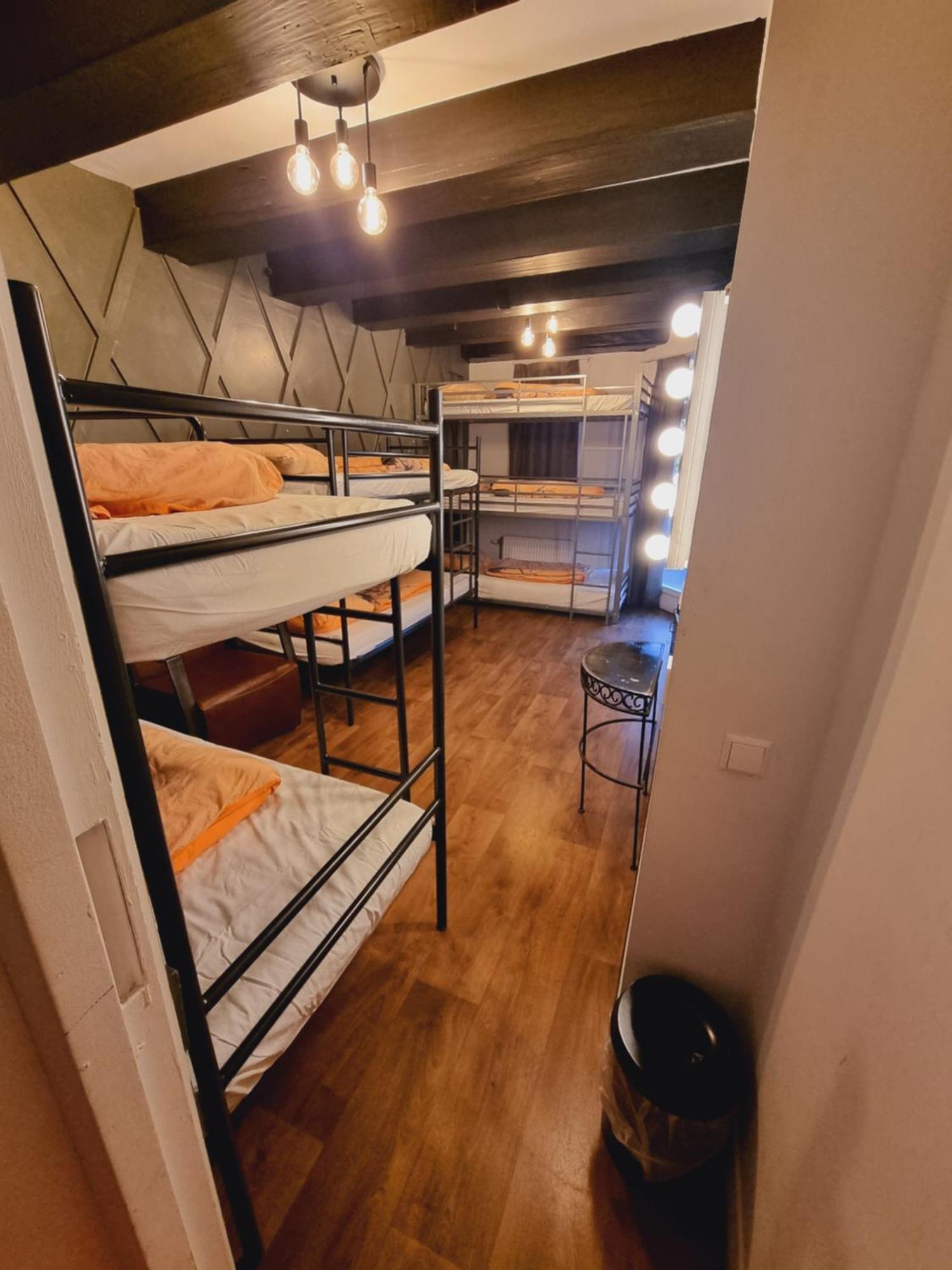 Downtown Canal View Hostel Amsterdam
