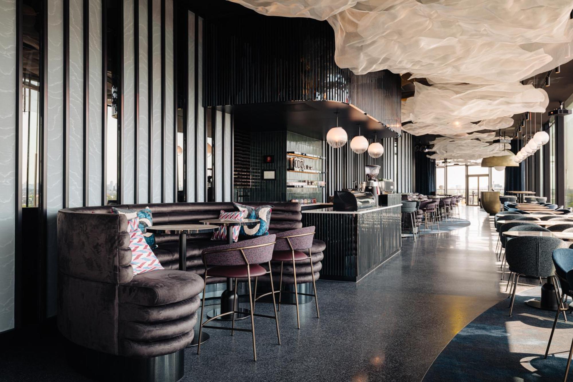 Doubletree By Hilton Station Hotel