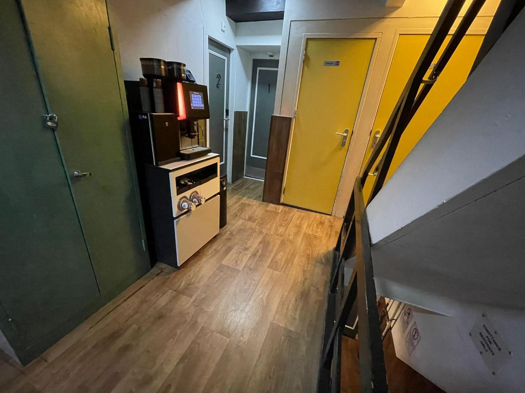 Downtown Canal View Hostel