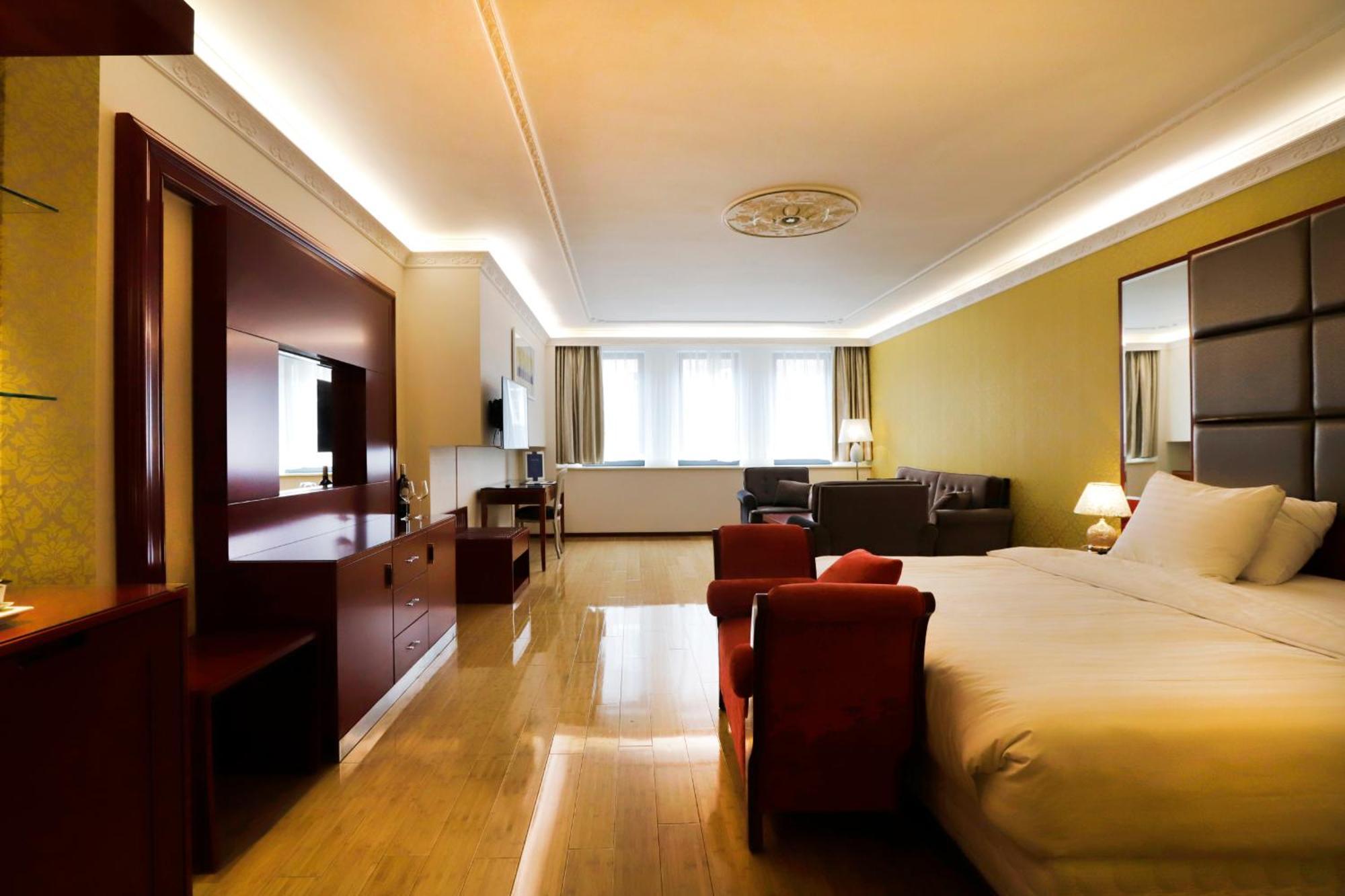 Hotel Chasse 4*