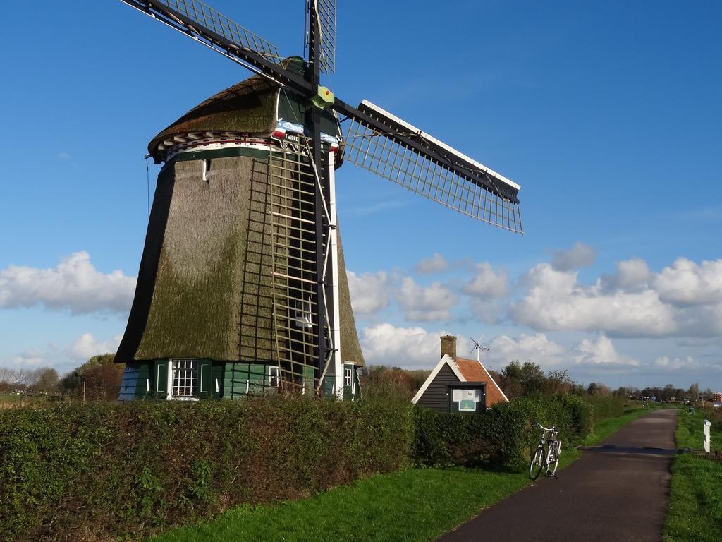 Amsterzonian Bed & Breakfast *