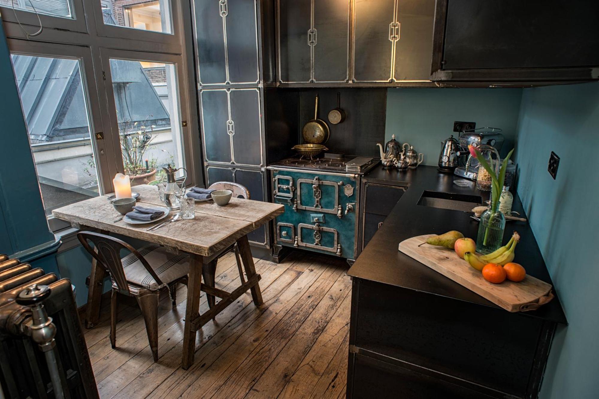 Private And Chique Salon De Franz - With Large Terrace Bed & Breakfast