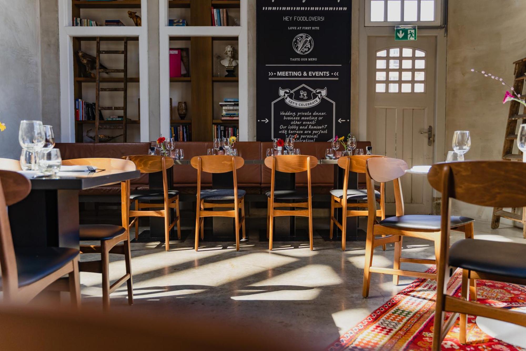 De Hallen 4*
