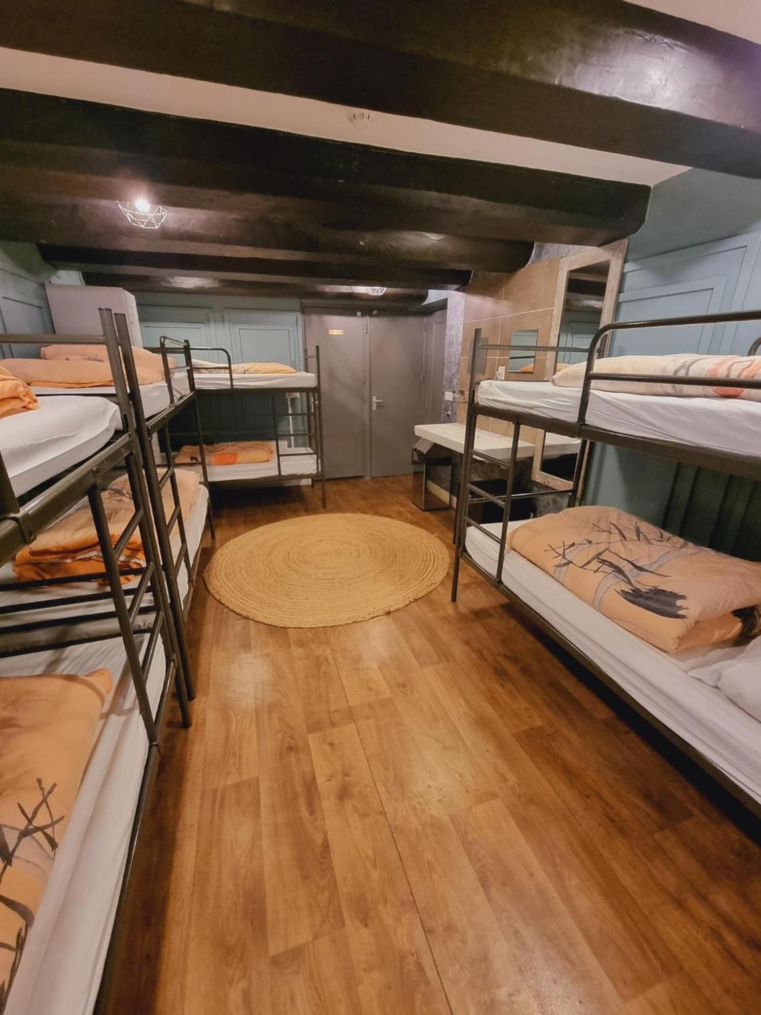Downtown Canal View Hostel Amsterdam