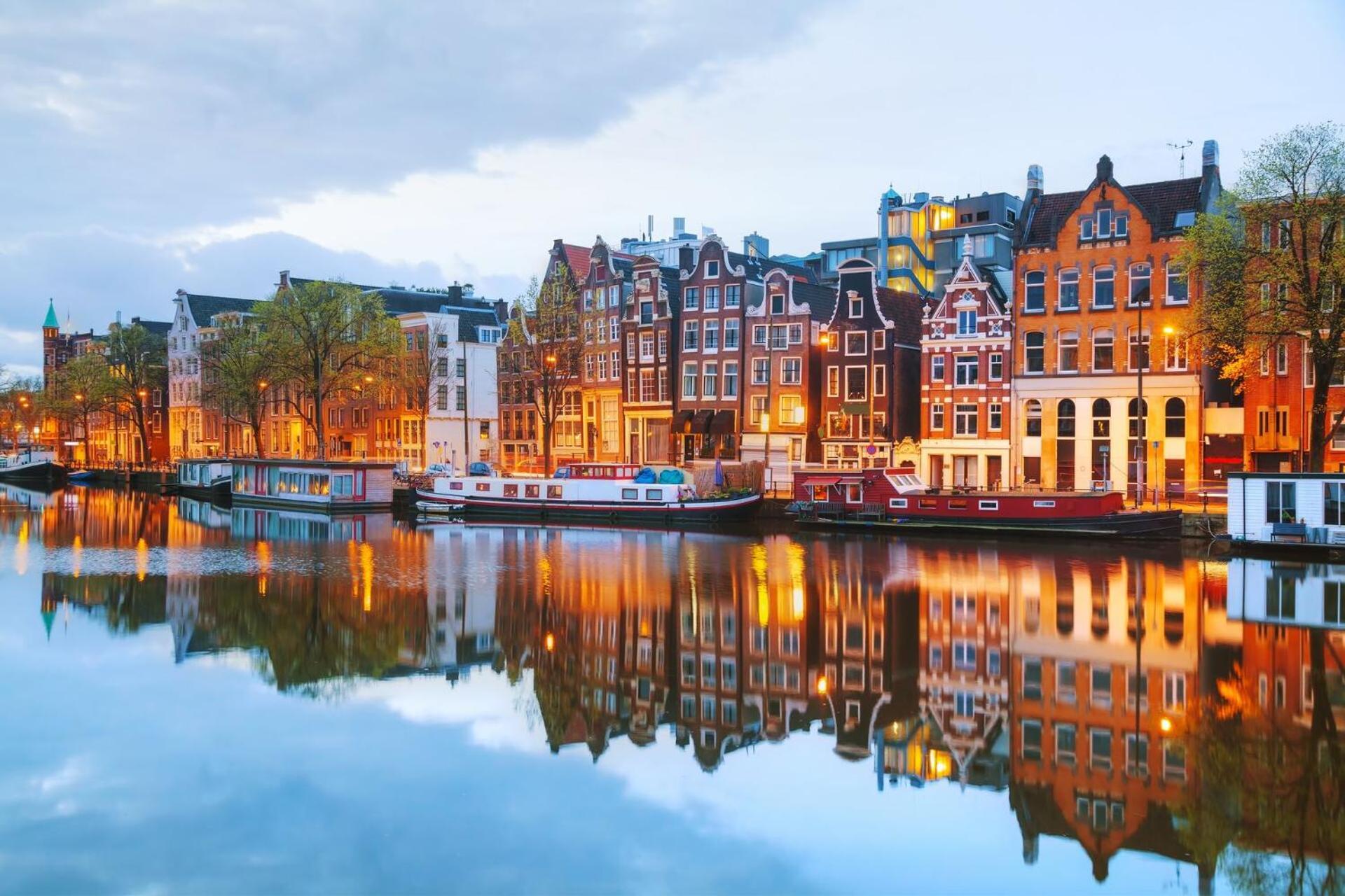 Apartment Entire In Amsterdam
