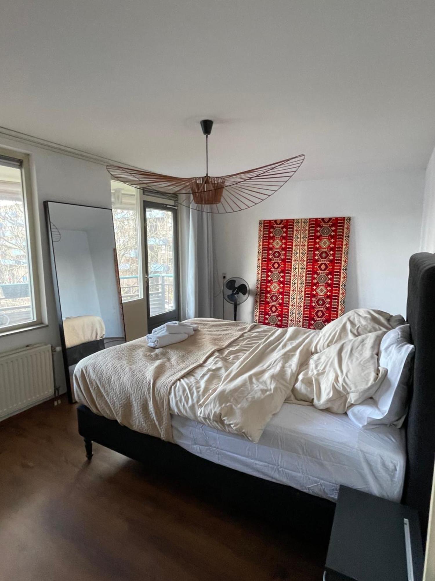 Large West With Balcony Appartement