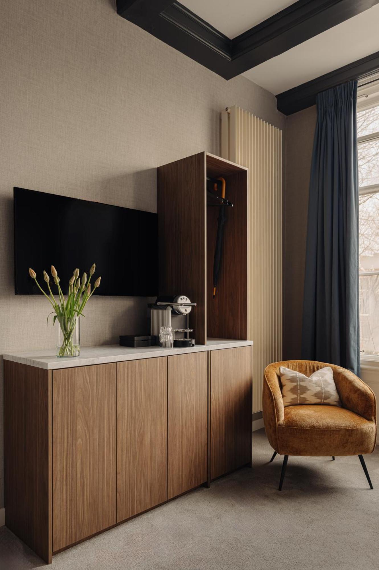 Hotel Adam's Canal House 4*
