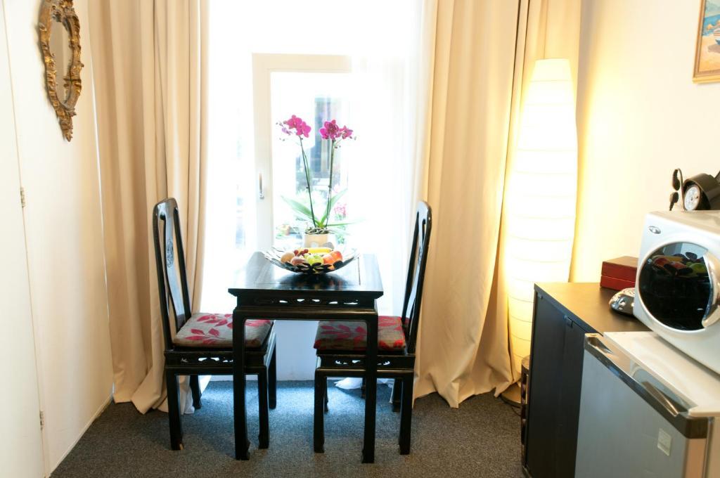 Palace Bed & Breakfast *