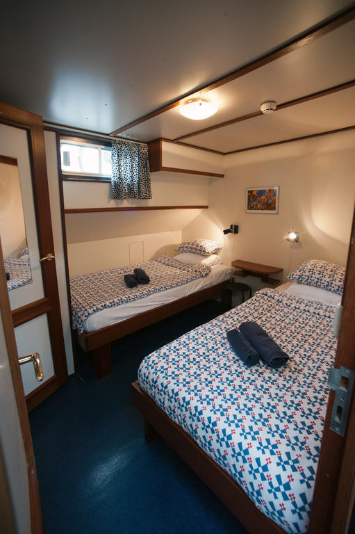 Hotel Hotelboot Sarah 2*