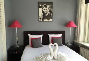 Nine(t)teen Bed & Breakfast