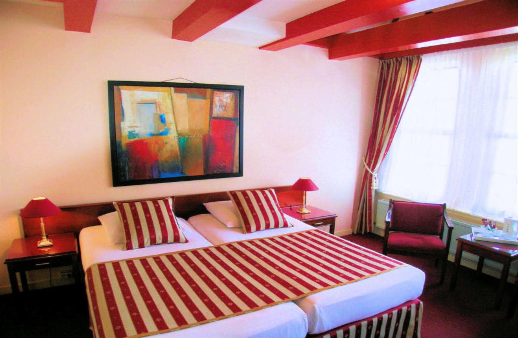 Hotel Des Arts 3*