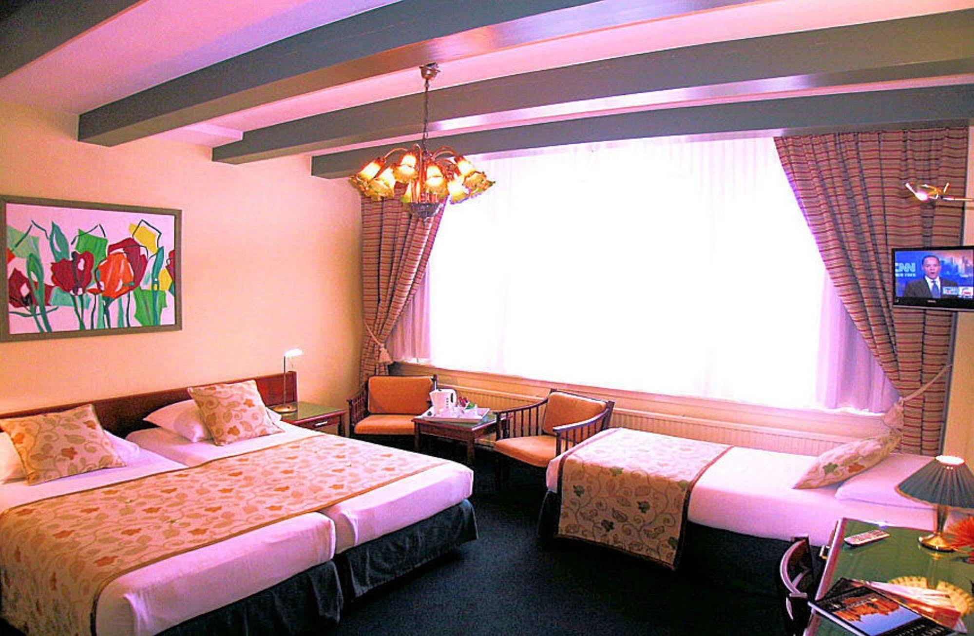 Des Arts Hotel